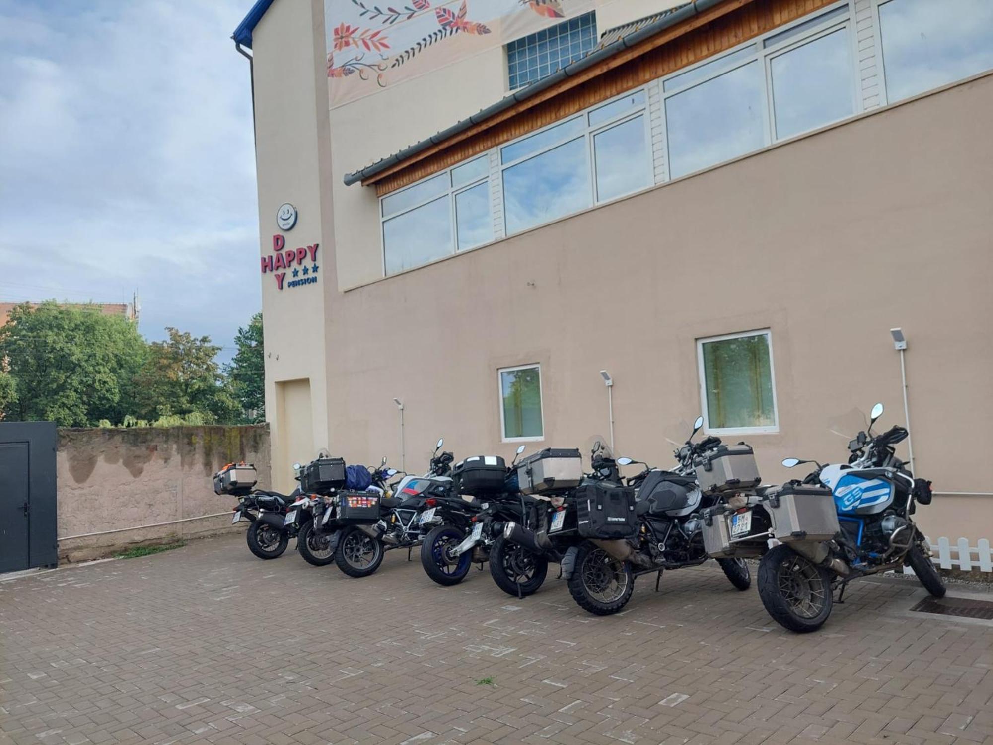Pension Happy Day - Motorcycle Friendly سيبيو المظهر الخارجي الصورة